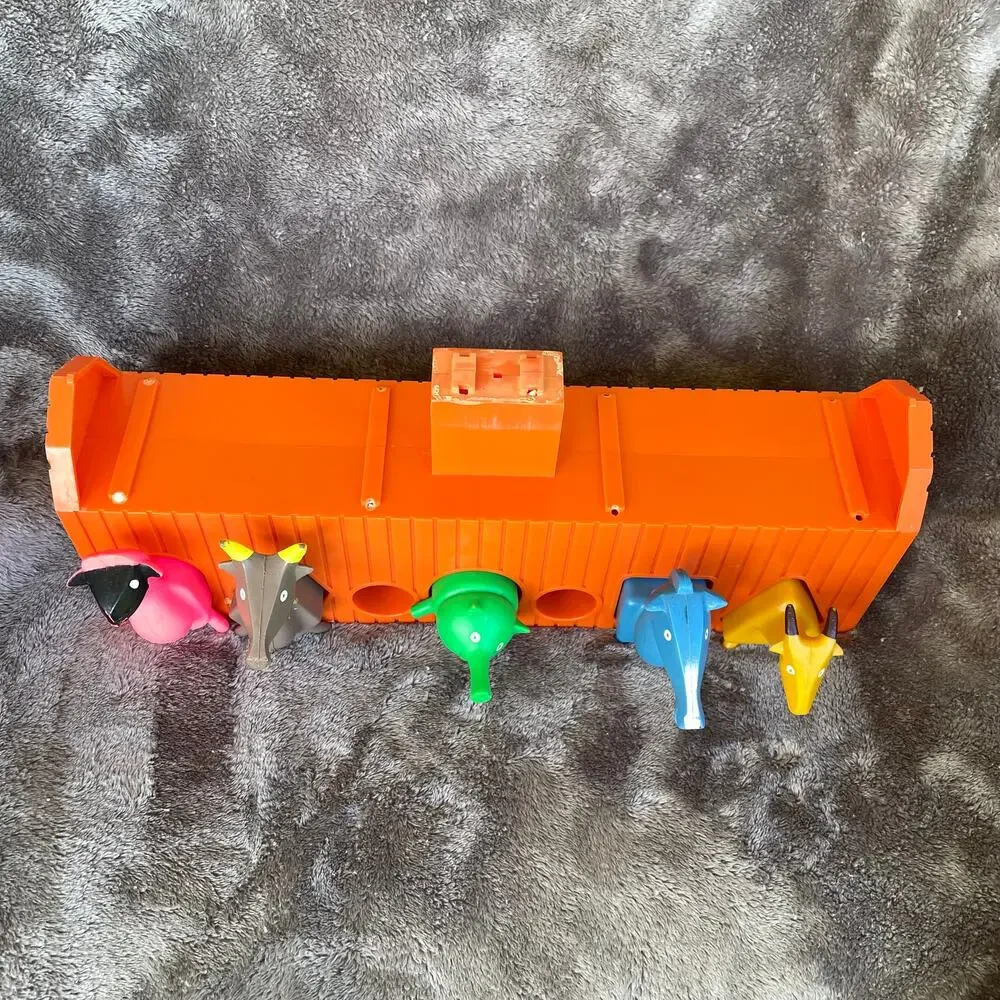 Vintage 1960s Lakeside Toys Barn Farm Animals Shapes Color HTF Geometric FLAW